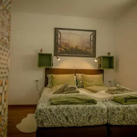 Slosarjeva House - Alpine View & Modern Comfort *