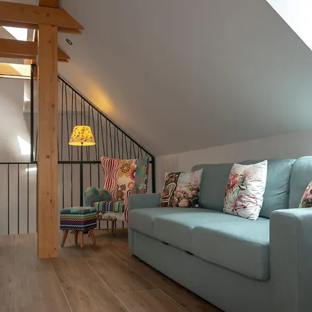 Slosarjeva House - Alpine View & Modern Comfort