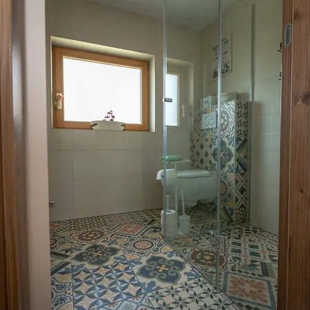 Apartment Slosarjeva House - Alpine View & Modern Comfort *