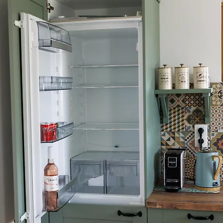 Slosarjeva House - Alpine View & Modern Comfort