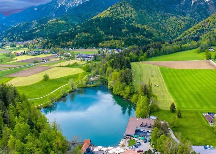 Slosarjeva House - Alpine View & Modern Comfort *