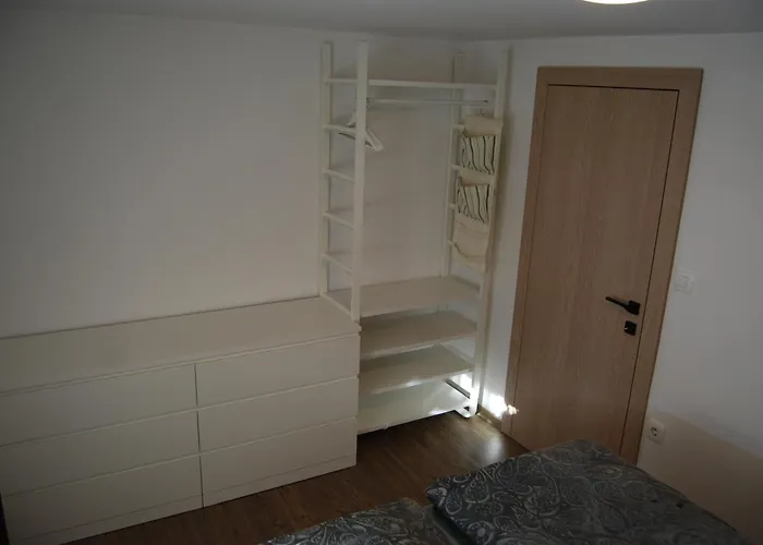 Appartamento Slosarjeva House - Alpine View & Modern Comfort Preddvor