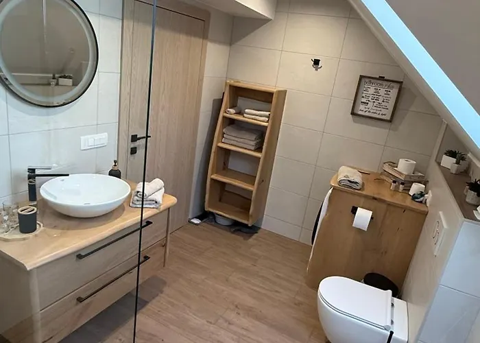 Appartamento Slosarjeva House - Alpine View & Modern Comfort Preddvor