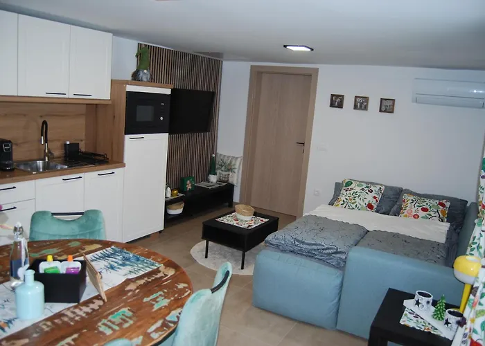 Slosarjeva House - Alpine View & Modern Comfort Appartamento