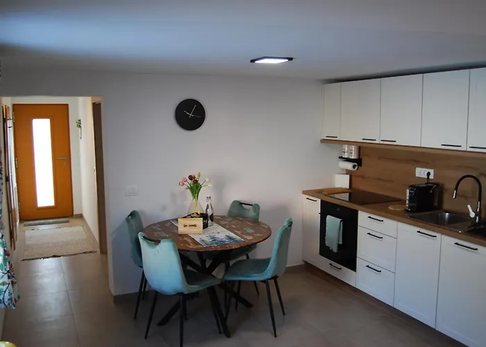 Slosarjeva House - Alpine View & Modern Comfort Appartamento Preddvor