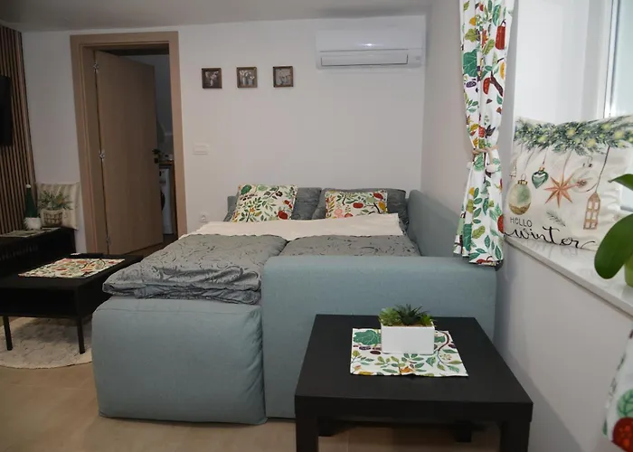 Slosarjeva House - Alpine View & Modern Comfort Preddvor