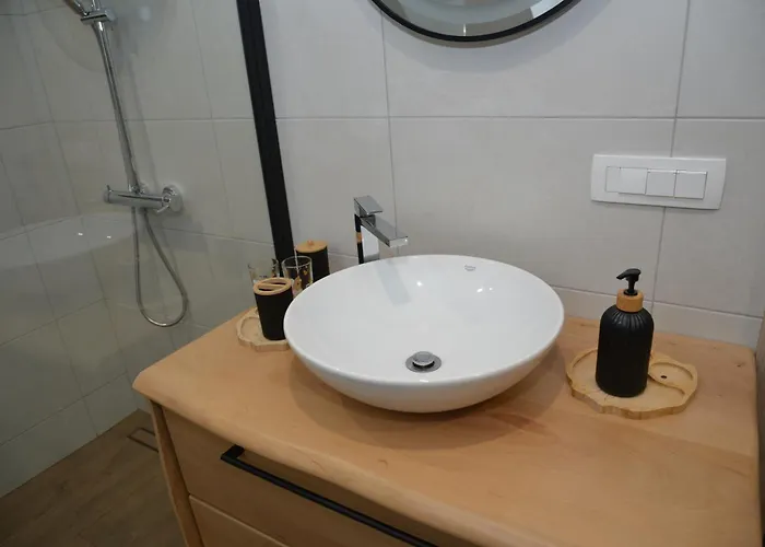 Slosarjeva House - Alpine View & Modern Comfort Preddvor