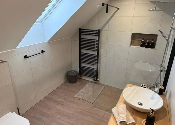 Slosarjeva House - Alpine View & Modern Comfort