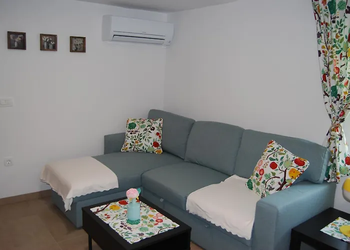 Slosarjeva House - Alpine View & Modern Comfort