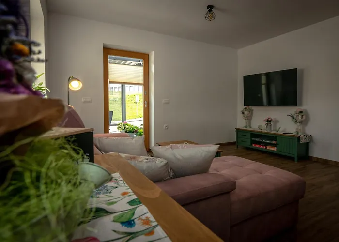 Slosarjeva House - Alpine View & Modern Comfort Appartamento