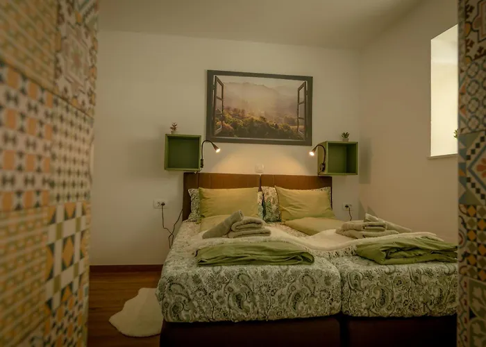 Slosarjeva House - Alpine View & Modern Comfort *