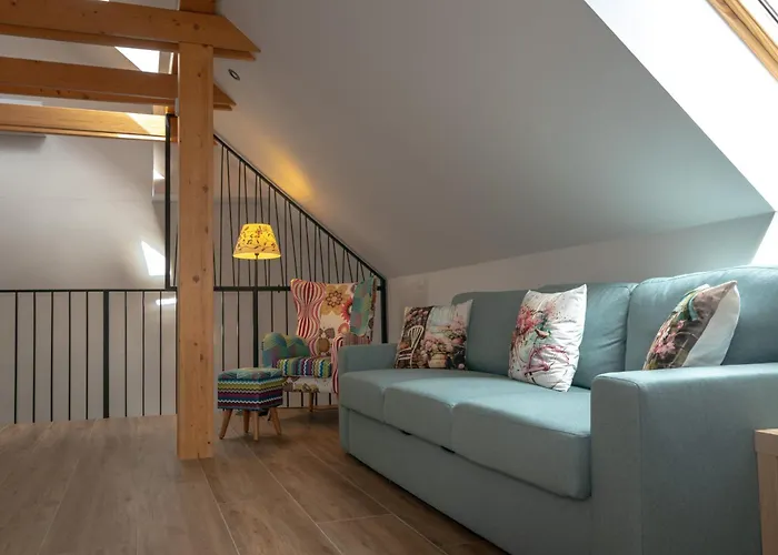 Slosarjeva House - Alpine View & Modern Comfort