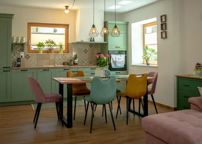 Slosarjeva House - Alpine View & Modern Comfort *