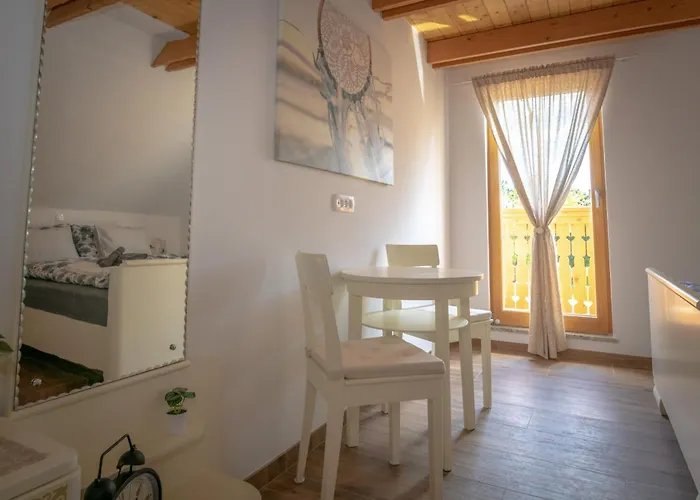 Slosarjeva House - Alpine View & Modern Comfort Preddvor