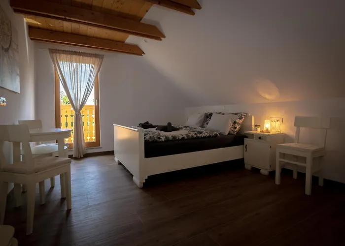 Slosarjeva House - Alpine View & Modern Comfort Appartamento