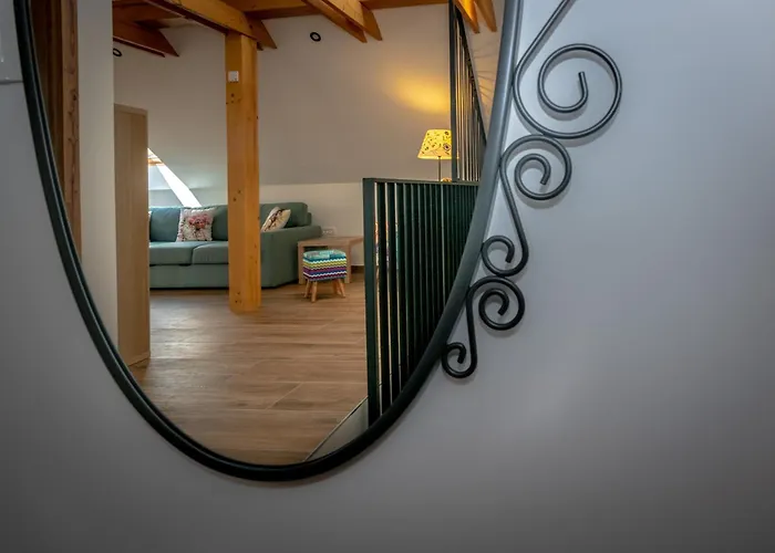 Appartamento Slosarjeva House - Alpine View & Modern Comfort Preddvor