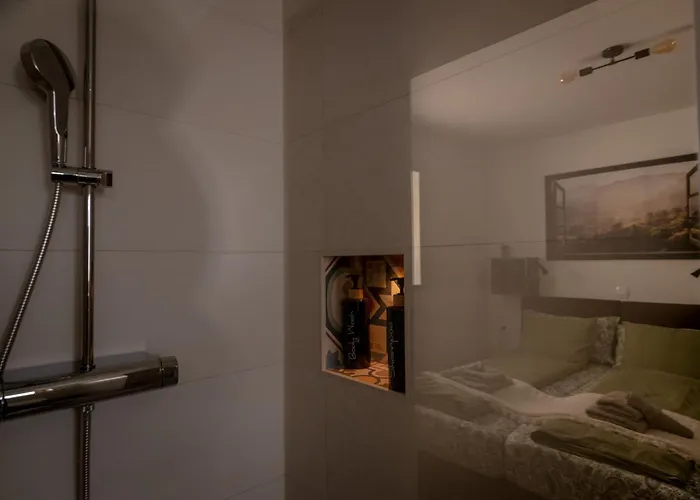 Slosarjeva House - Alpine View & Modern Comfort