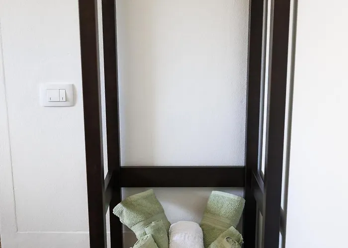 Slosarjeva House - Alpine View & Modern Comfort Preddvor