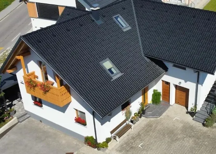 Appartamento Slosarjeva House - Alpine View & Modern Comfort