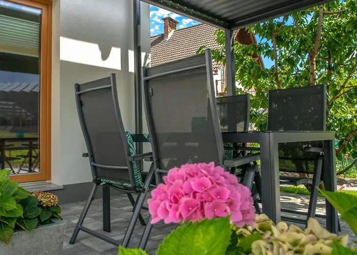 Slosarjeva House - Alpine View & Modern Comfort Appartamento