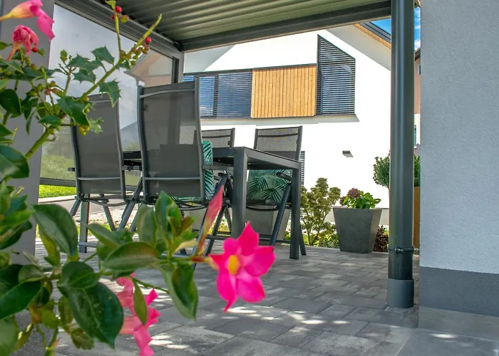 Appartamento Slosarjeva House - Alpine View & Modern Comfort